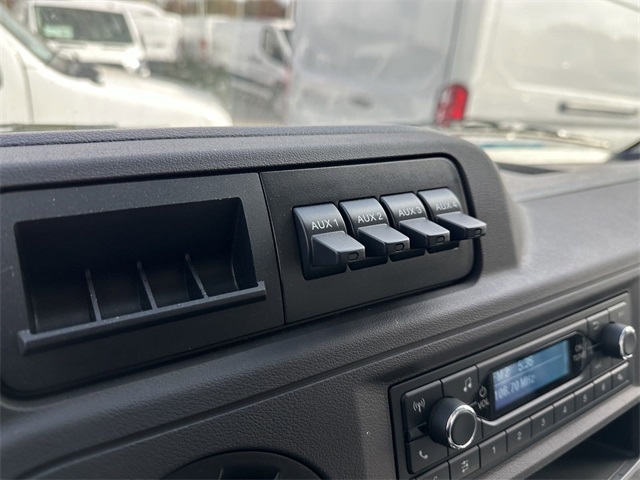 2024 Ford E-Series Base Image 13 of 37