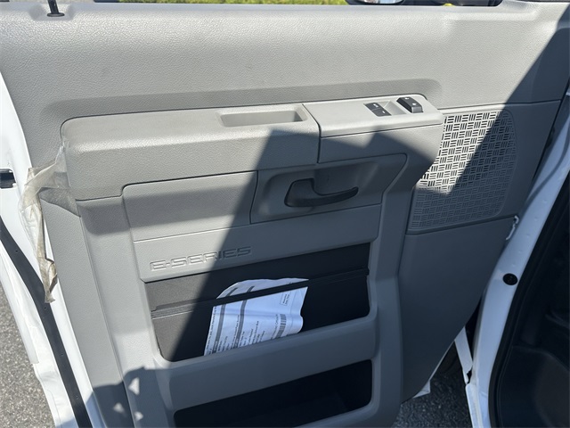 2024 Ford E-Series Base Image 39 of 49