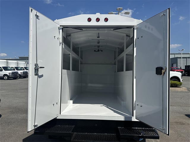 2024 Ford E-Series Base Image 14 of 49