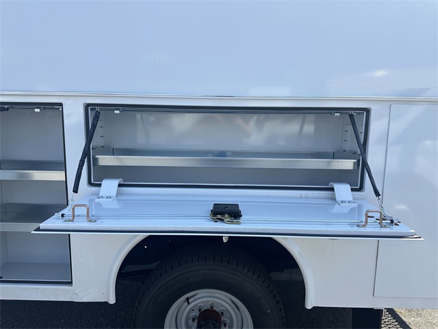 2024 Ford E-Series Base Image 35 of 49