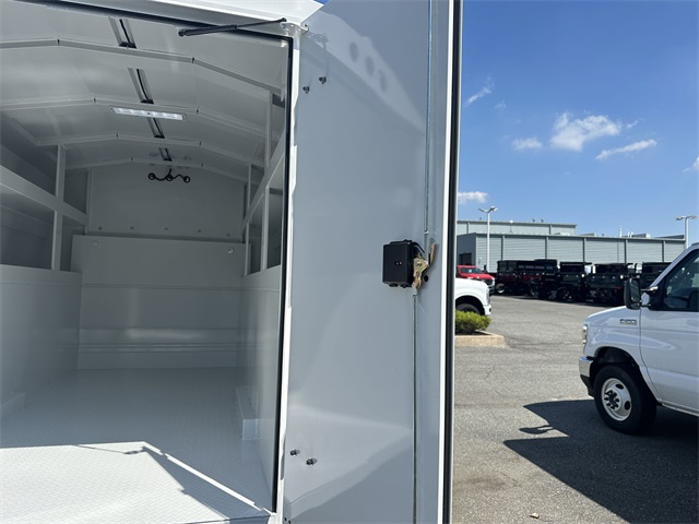 2024 Ford E-Series Base Image 44 of 49