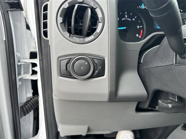 2024 Ford E-Series Base Image 34 of 41