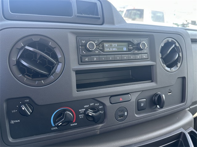 2024 Ford E-Series Base Image 26 of 49