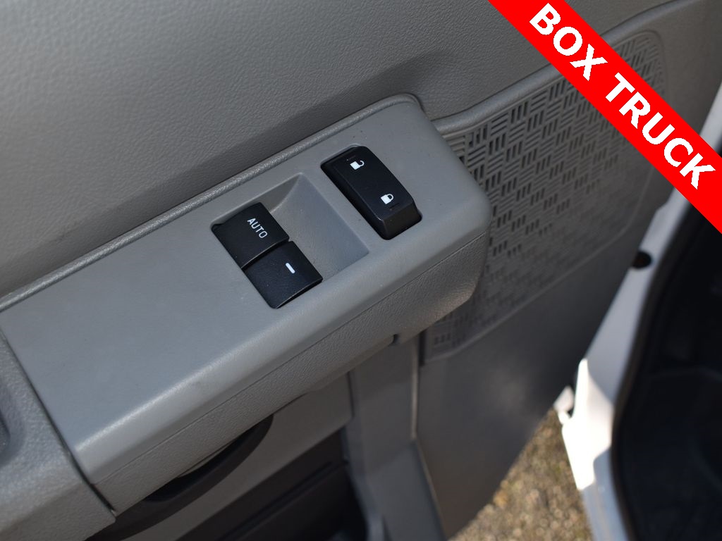 Vehicle image 17 of 23
