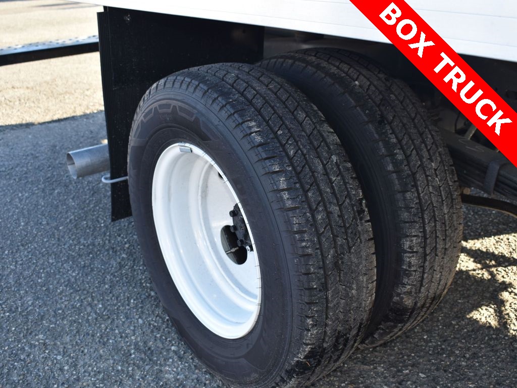Vehicle image 10 of 23