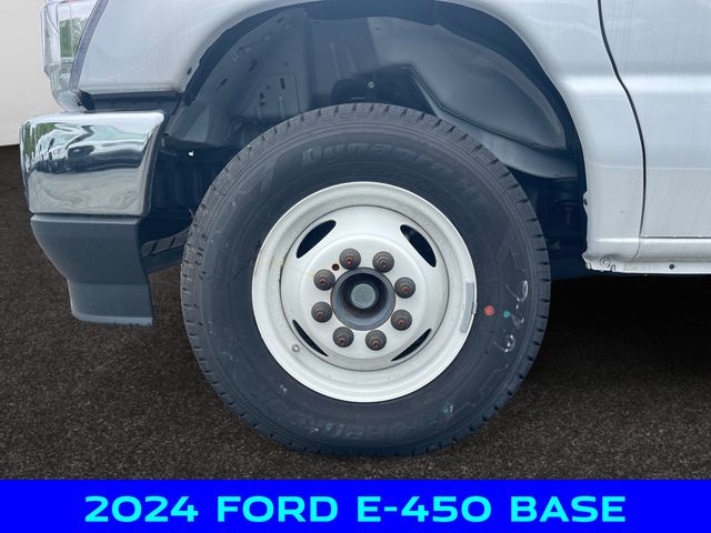 2024 Ford E-Series Base Image 13 of 14