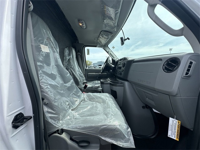 2024 Ford E-Series Base Image 28 of 48
