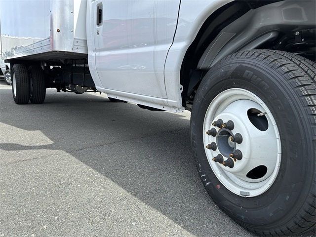 2024 Ford E-Series Base Image 13 of 48