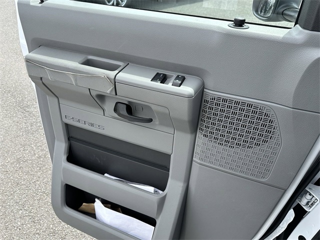 2024 Ford E-Series Base Image 25 of 48