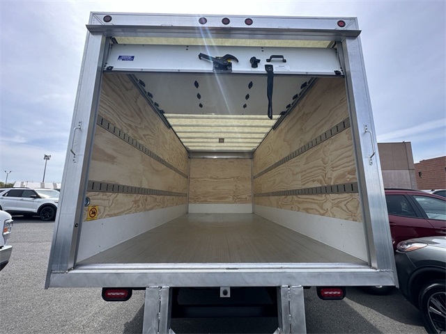 2024 Ford E-Series Base Image 32 of 48