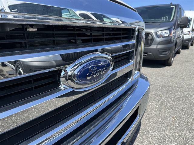 2024 Ford E-Series Base Image 22 of 63