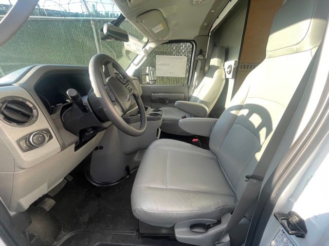 2024 Ford E-Series Base Image 19 of 23
