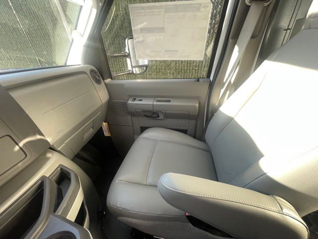 2024 Ford E-Series Base Image 21 of 23