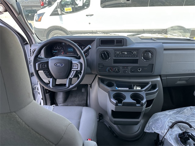 2024 Ford E-Series Base Image 21 of 41