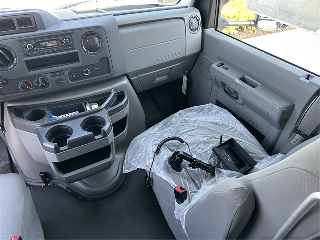 2024 Ford E-Series Base Image 25 of 41