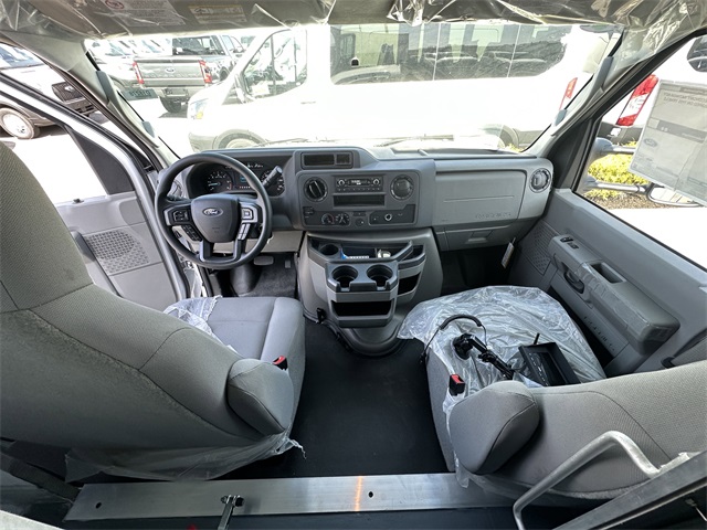 2024 Ford E-Series Base Image 6 of 41