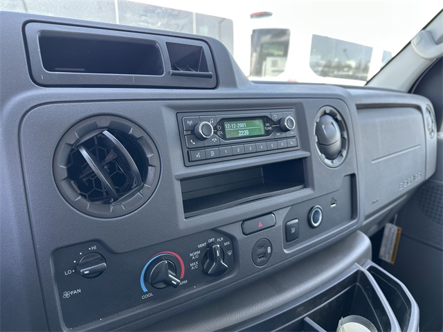 2024 Ford E-Series Base Image 27 of 41