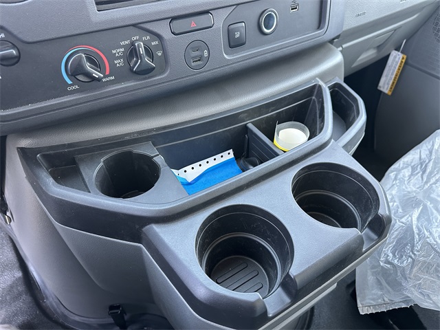 2024 Ford E-Series Base Image 28 of 41