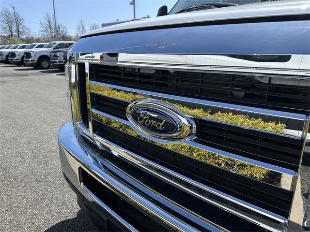 2024 Ford E-Series Base Image 10 of 41