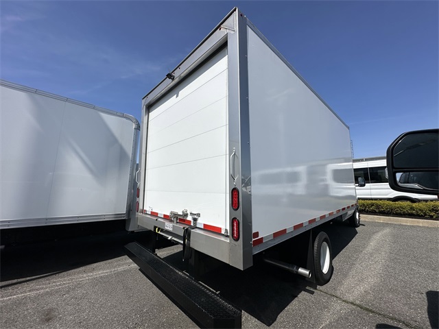 2024 Ford E-Series Base Image 7 of 41
