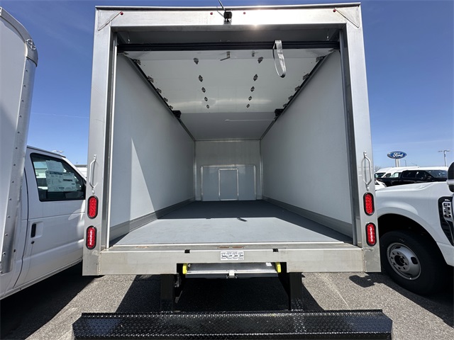 2024 Ford E-Series Base Image 14 of 41