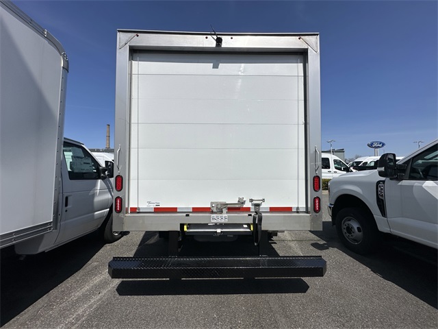 2024 Ford E-Series Base Image 8 of 41