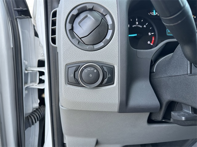 2024 Ford E-Series Base Image 32 of 41