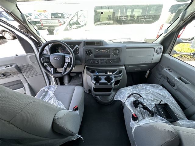 2024 Ford E-Series Base Image 24 of 41
