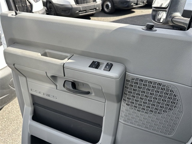2024 Ford E-Series Base Image 48 of 87