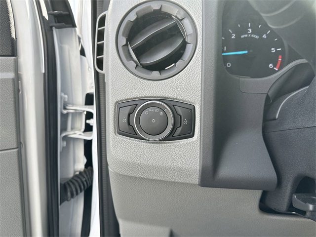 2024 Ford E-Series Base Image 46 of 87