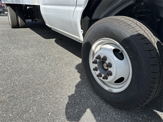 2024 Ford E-Series Base Image 23 of 87