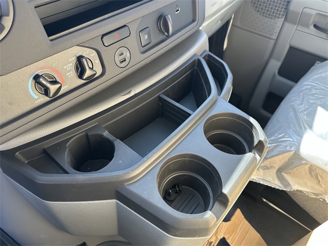 2024 Ford E-Series Base Image 18 of 43
