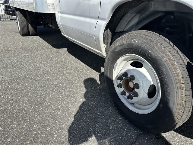 2024 Ford E-Series Base Image 12 of 43