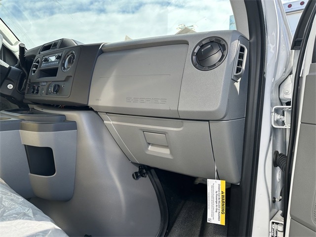 2024 Ford E-Series Base Image 30 of 43