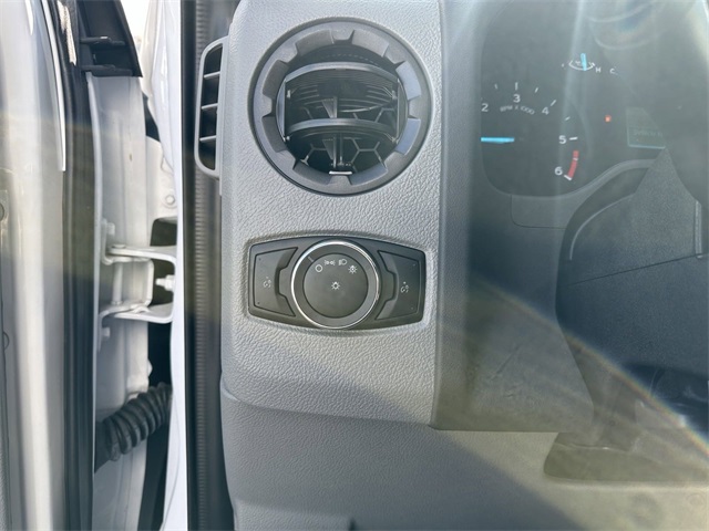 2024 Ford E-Series Base Image 24 of 43