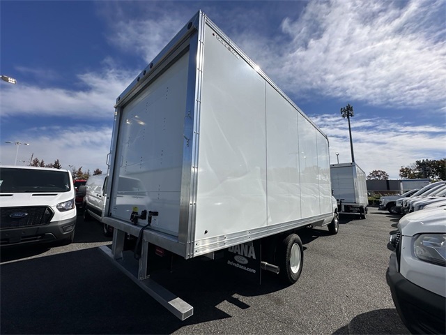 2024 Ford E-Series Base Image 8 of 43