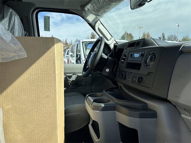 2024 Ford E-Series Base Image 27 of 43