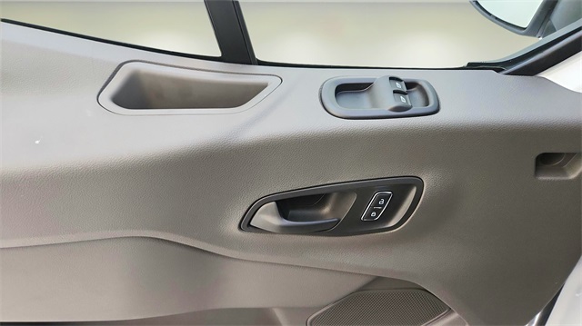Vehicle image 21 of 22