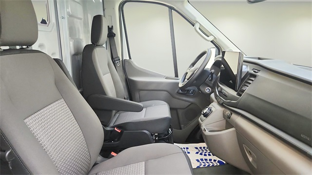 Vehicle image 12 of 22
