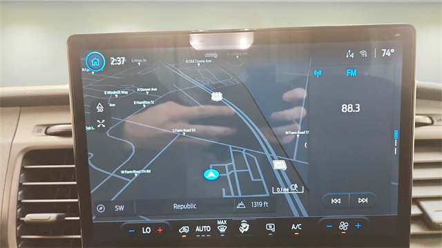 Vehicle image 17 of 22