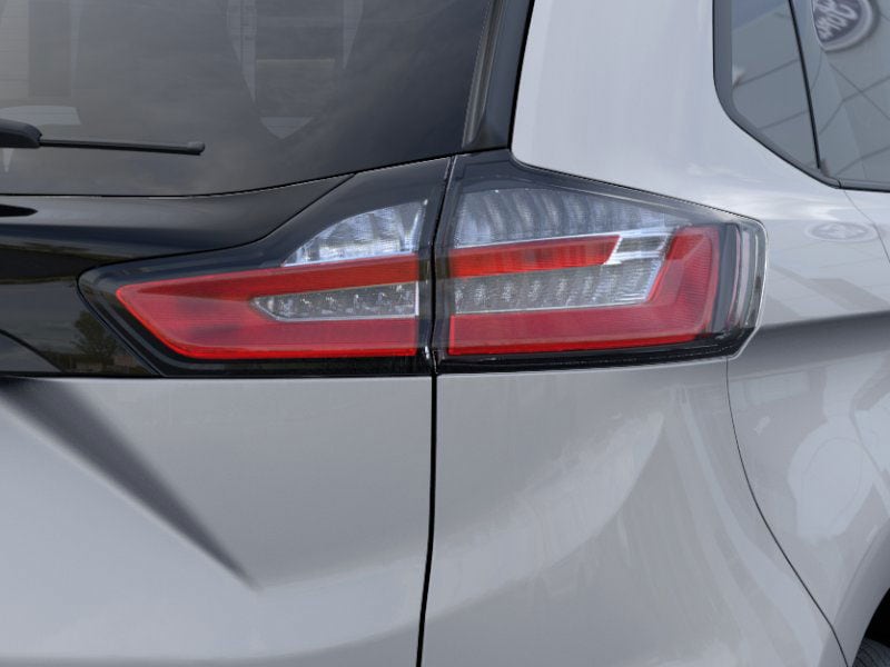 Vehicle image 17 of 23