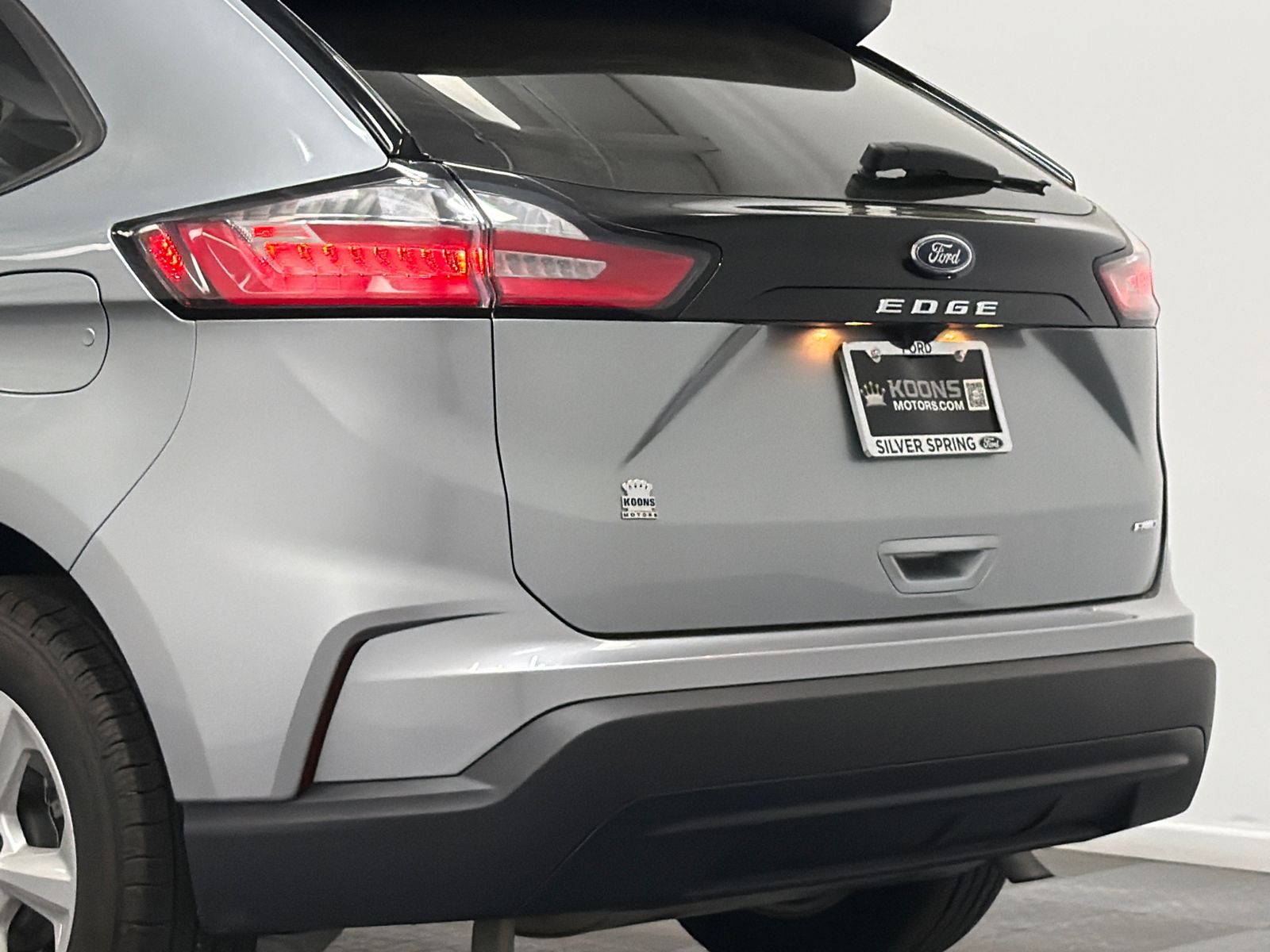 2024 Ford Edge SE Image 3 of 31