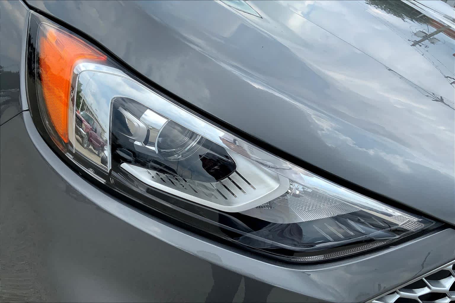 Vehicle image 13 of 22