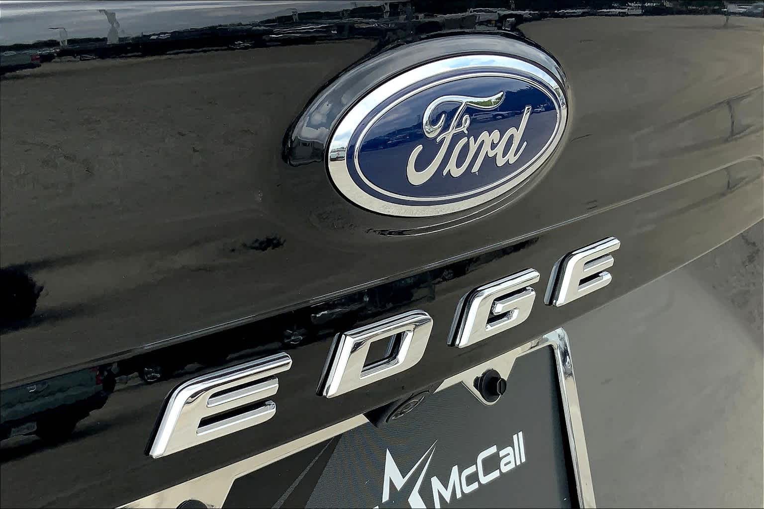 Vehicle image 15 of 22