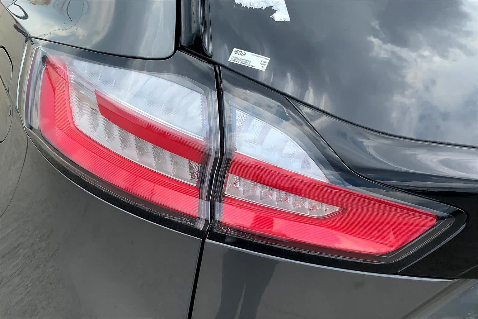 Vehicle image 14 of 22