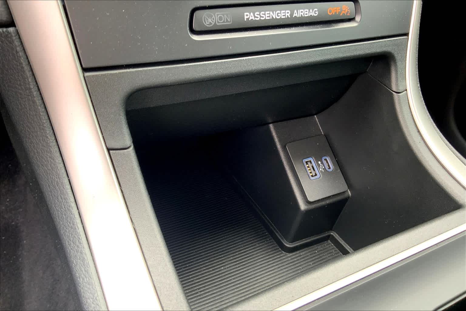 Vehicle image 20 of 22