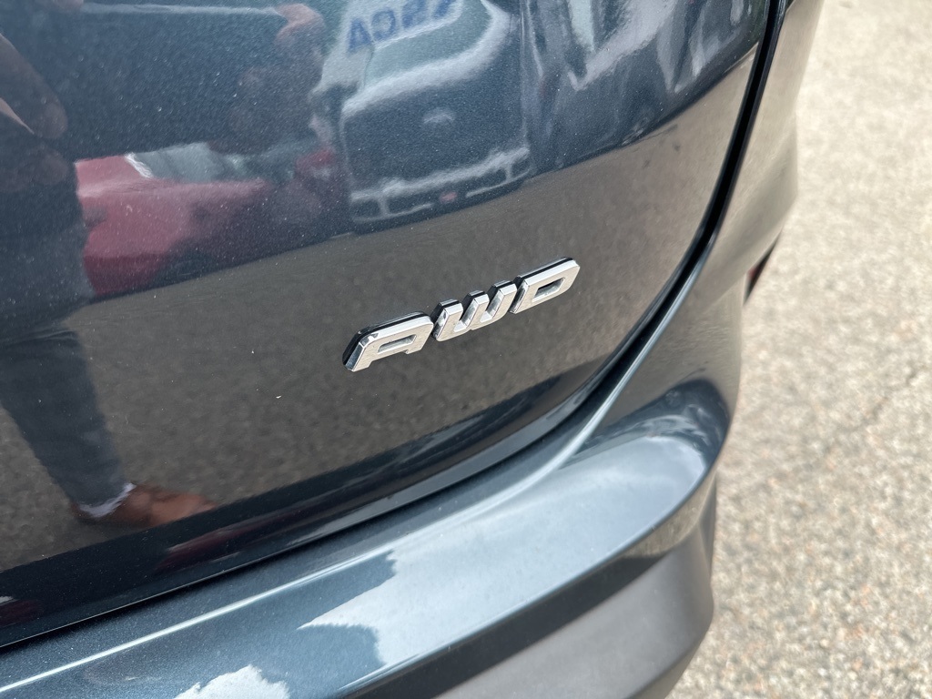 Vehicle image 14 of 30