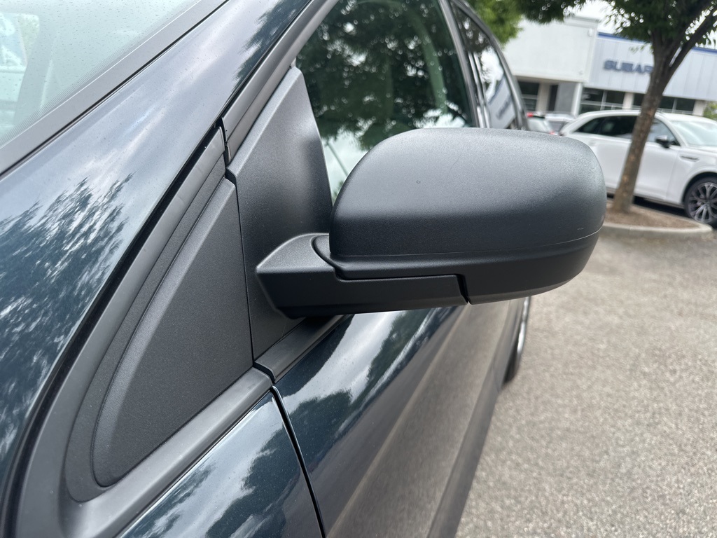 Vehicle image 10 of 30