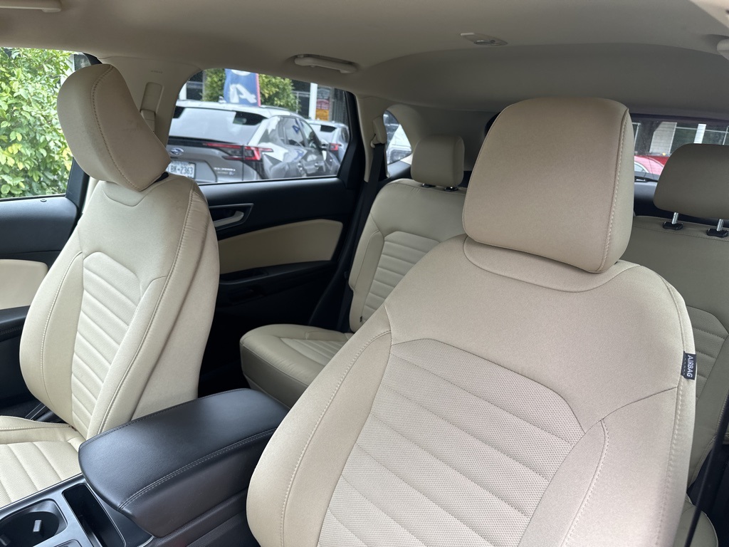 Vehicle image 18 of 30
