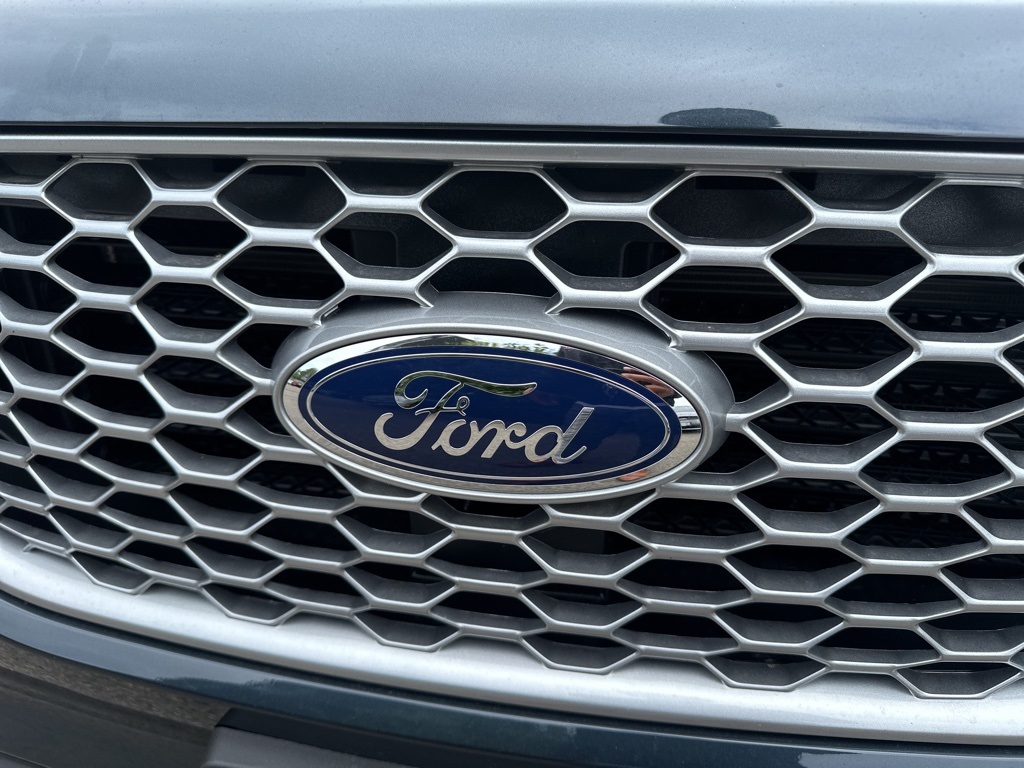 Vehicle image 8 of 30